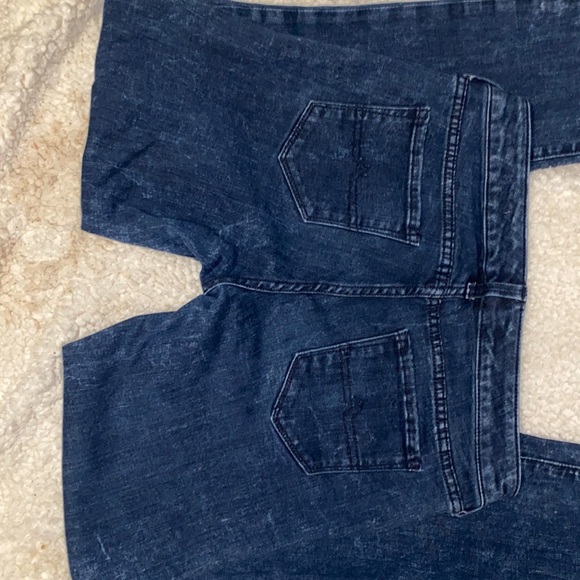 Arizona Jeans Jeggings size 5 Dark blue denim. Lightly distressed. Stretchy - Picture 9 of 10